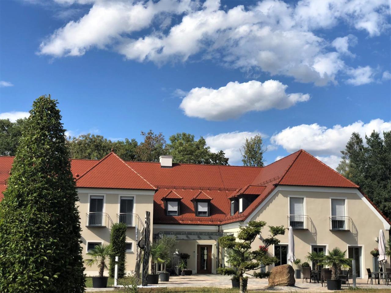 Hotel Glutschaufel Eschenbach in der Oberpfalz Luaran gambar